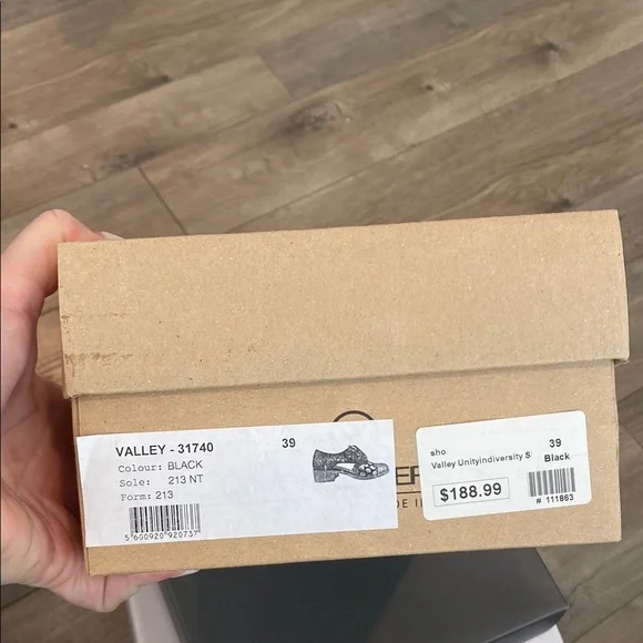 Unity in Diversity - Valley - 31740 - Black and Silver - Size 39 - Picture 6 of 8